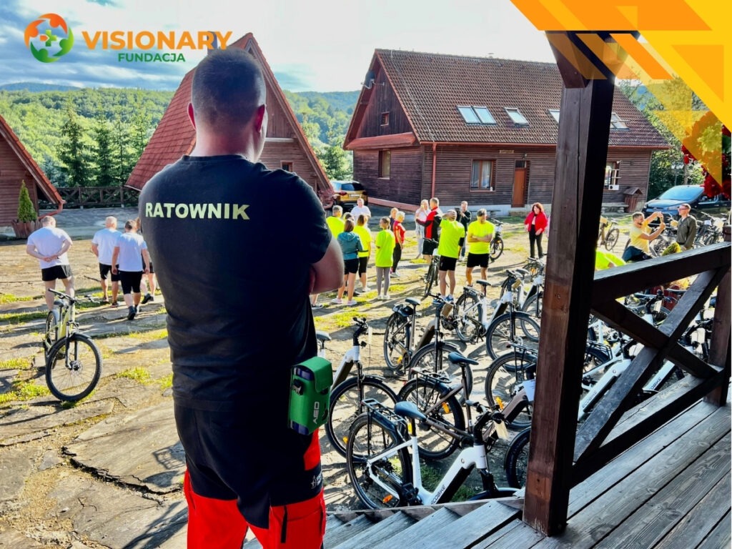 Ratownicy Fundacji Visionary zabezpieczający polsko-słowacki rajd rowerowy